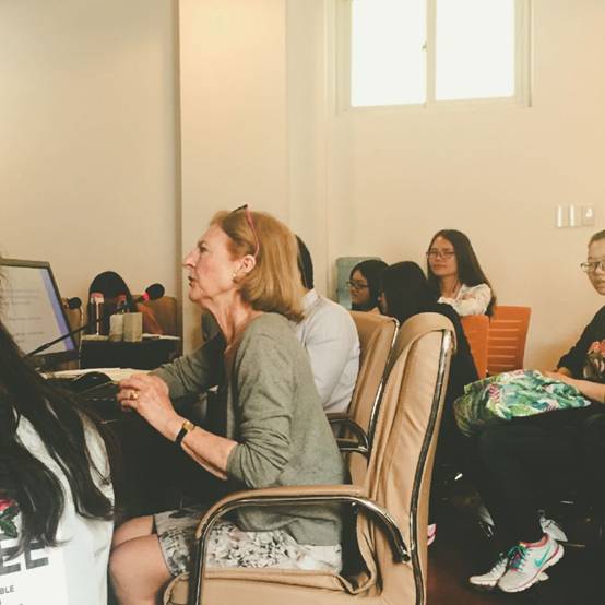 挪威奥斯陆大学著名教授Bente Christensen驻性吧
讲学.jpg